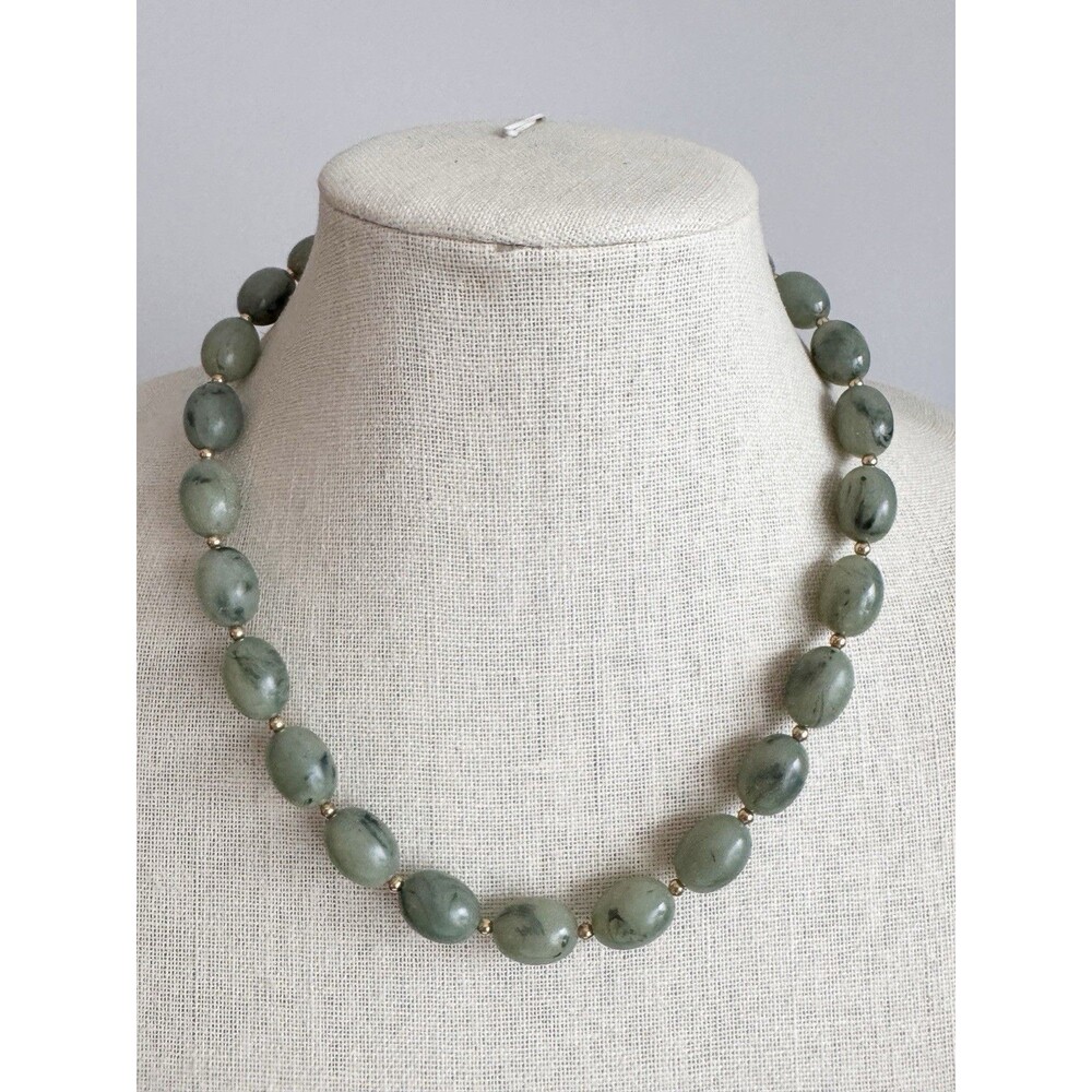 JOAN RIVERS VINTAGE JADE LUCITE/GOLD TONE OVAL BEADED 18” NECKLACE